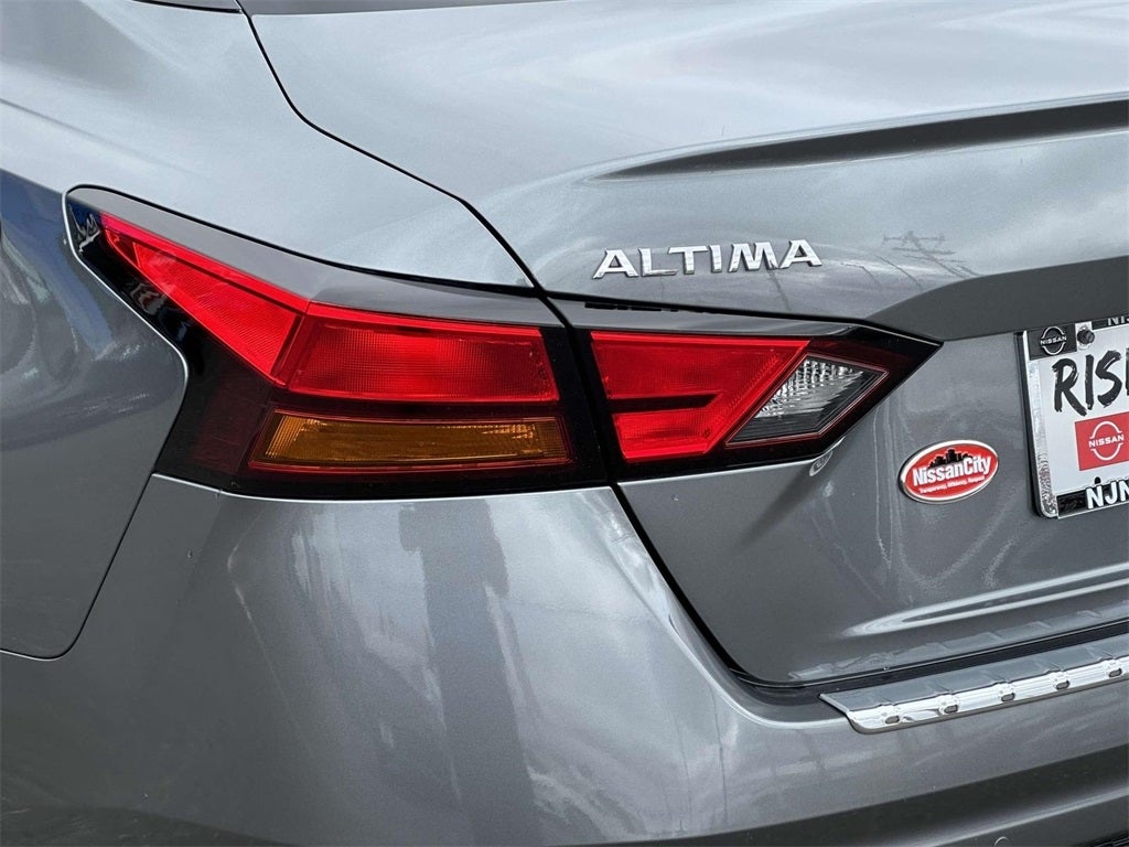2021 Nissan Altima SR FWD SR